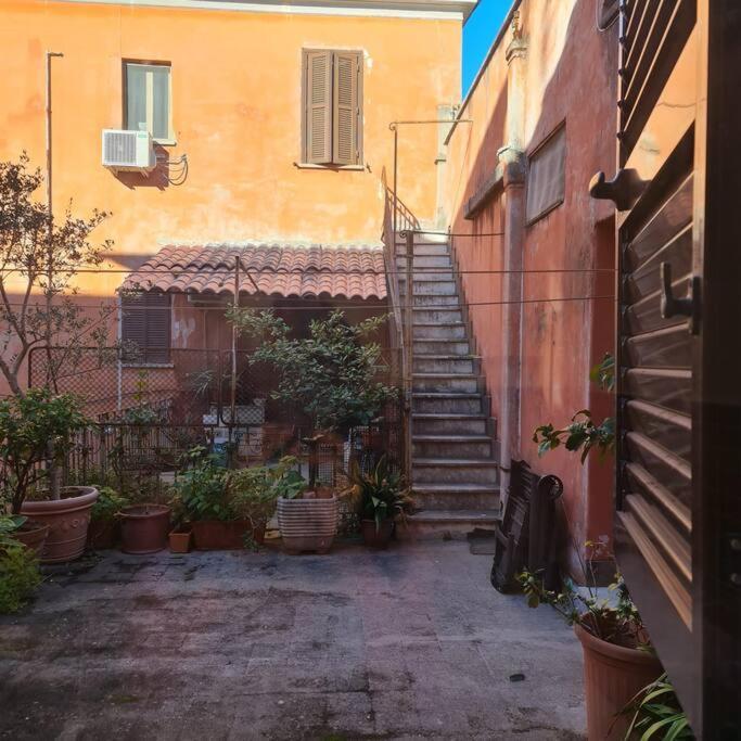 Julia Nel Cuore Di Trastevere Roma Exterior foto